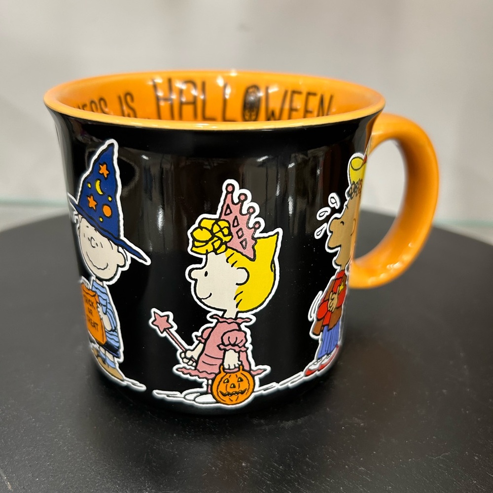 New Peanuts Black & Orange Ceramic Halloween Mug Holiday Decor Collectibles🎃🖤